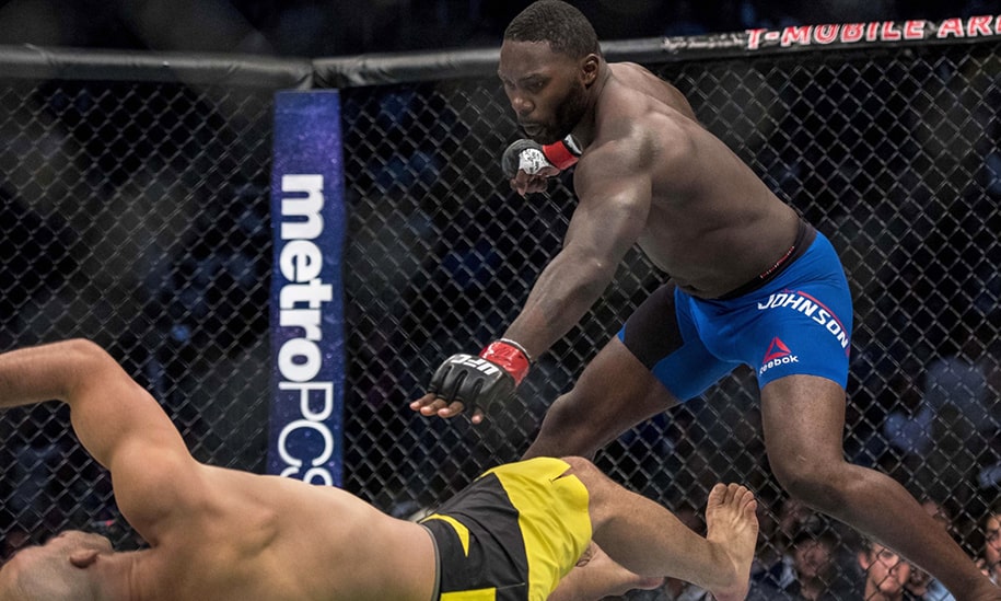 “Rumble” Johnson gửi lời cảnh báo tới 2 hạng cân trước ngày trở lại